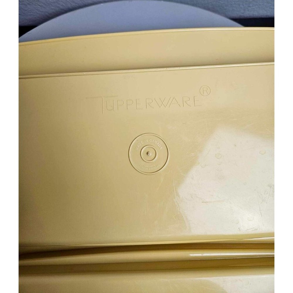 Yellow Tupperware Divided Storage with lid - Picture 2 of 7